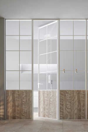 Parete 3 ante fisse 1 battente industrial wood Parete 3 ante fisse ed 1 battente,industrial wood, bordo ante alluminio bianco,8 partizioni in vetro trasparente e bugna inferiore in legno
